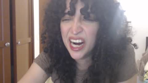 Snapshot of apolosbitch chatting on 01-24-25, 08:43 Nix online show from 01-24-25, 08:43