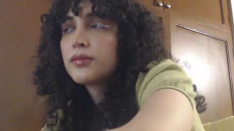 Snapshot of apolosbitch chatting on 01-27-25, 10:38 Nix online show from 01-27-25, 10:38