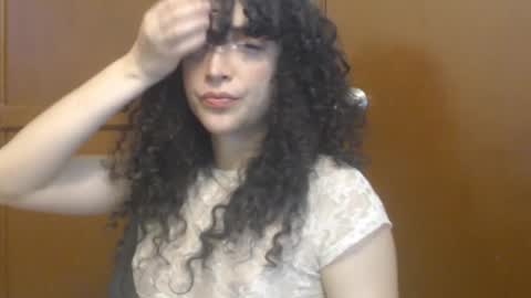 Snapshot of apolosbitch chatting on 09-14-25, 02:33 Nix online show from 09-14-25, 02:33