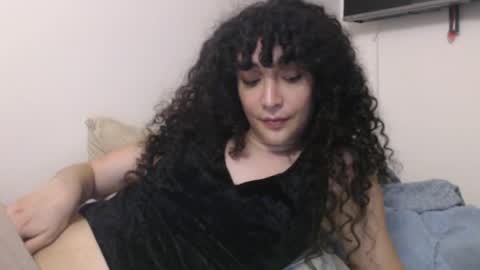 Snapshot of apolosbitch chatting on 05-21-26, 04:41 Nix online show from 05-21-26, 04:41