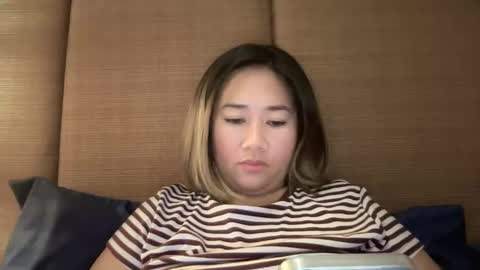 Snapshot of apple_pie_love chatting on 10-19-25, 09:21 Anika online show from 10-19-25, 09:21