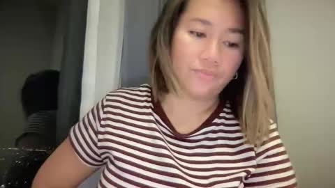 Snapshot of apple_pie_love chatting on 11-08-25, 05:23 Anika online show from 11-08-25, 05:23