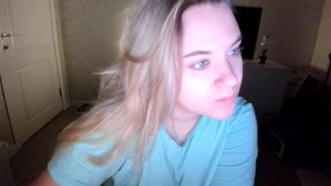 appleyummybuns online show from 11-12-25, 04:18