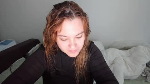 Snapshot of appleyummybuns chatting on 06-08-26, 04:02 appleyummybuns online show from 06-08-26, 04:02