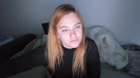 Snapshot of appleyummybuns chatting on 06-09-26, 02:12 appleyummybuns online show from 06-09-26, 02:12
