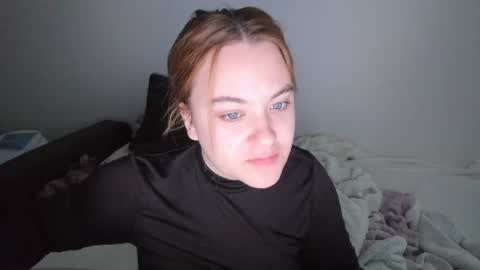 Snapshot of appleyummybuns chatting on 06-15-26, 10:28 appleyummybuns online show from 06-15-26, 10:28