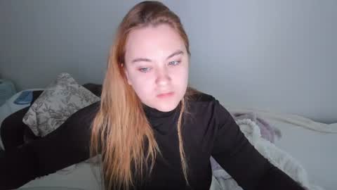 Snapshot of appleyummybuns chatting on 06-17-26, 10:50 appleyummybuns online show from 06-17-26, 10:50