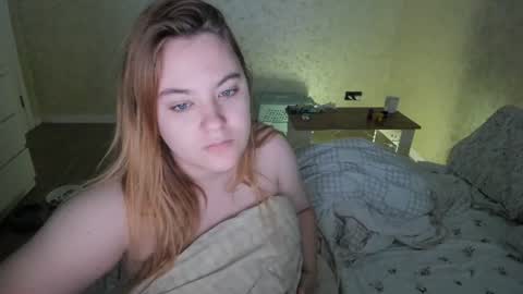 Snapshot of appleyummybuns chatting on 07-16-26, 03:23 appleyummybuns online show from 07-16-26, 03:23