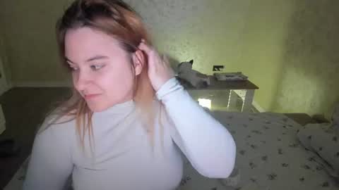 Snapshot of appleyummybuns chatting on 07-18-26, 06:12 appleyummybuns online show from 07-18-26, 06:12
