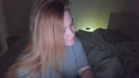 Snapshot of appleyummybuns chatting on 07-31-26, 01:05 appleyummybuns online show from 07-31-26, 01:05