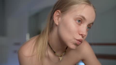 Snapshot of appr0ved chatting on 01-17-25, 06:12 REYNA my friend online show from 01-17-25, 06:12