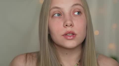 Snapshot of appr0ved chatting on 02-27-25, 03:05 REYNA my friend online show from 02-27-25, 03:05