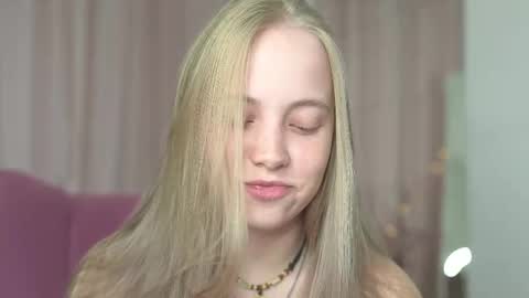 Snapshot of appr0ved chatting on 10-05-25, 07:17 REYNA my friend online show from 10-05-25, 07:17