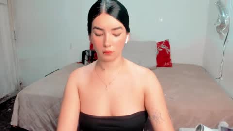 Snapshot of aprettyface1 chatting on 05-22-26, 01:24 aprettyface1 online show from 05-22-26, 01:24