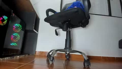 Aprhillove online show from 06-19-26, 01:26