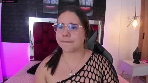 Snapshot of april1_sc chatting on 02-17-25, 04:48 April SC online show from 02-17-25, 04:48