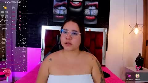 Snapshot of april1_sc chatting on 02-25-25, 01:39 April SC online show from 02-25-25, 01:39
