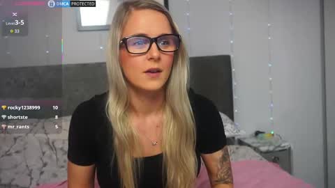 April Flix online show from 09-10-25, 08:42