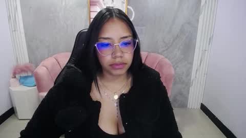 Snapshot of april_heart_ch chatting on 10-29-25, 04:53 April online show from 10-29-25, 04:53