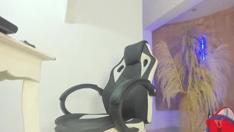 Snapshot of aprill_fox chatting on 12-26-24, 12:16 aprill_fox online show from 12-26-24, 12:16