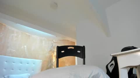 Snapshot of aprill_fox chatting on 02-02-25, 12:57 aprill_fox online show from 02-02-25, 12:57