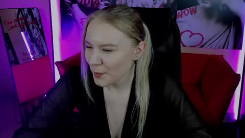 April. All year round.  online show from 10-10-25, 08:41