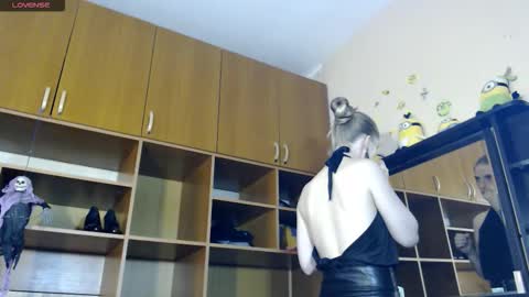 Snapshot of aqualen chatting on 10-10-25, 10:14 aqualen online show from 10-10-25, 10:14