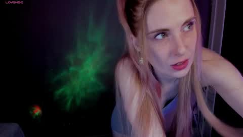 Snapshot of aqualen chatting on 11-14-25, 05:55 aqualen online show from 11-14-25, 05:55