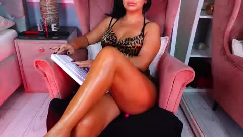 AQueenMonica online show from 09-19-25, 06:37