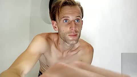 Aquilesmade online show from 11-05-25, 01:05