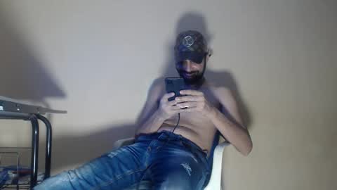 Snapshot of arabebigcock chatting on 10-08-25, 05:49 ARABE online show from 10-08-25, 05:49