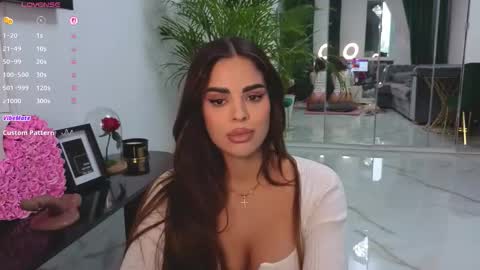 IsaBella online show from 10-07-25, 08:11