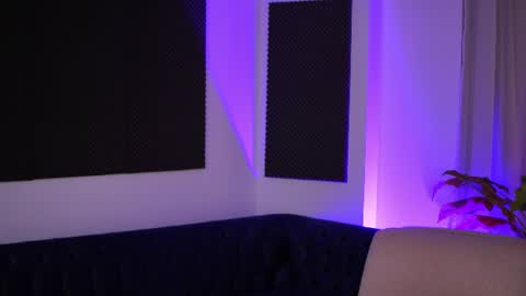 Snapshot of arabian_beautyy chatting on 06-11-26, 07:23 IsaBella online show from 06-11-26, 07:23