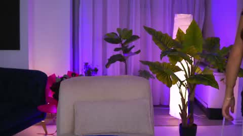 Snapshot of arabian_beautyy chatting on 08-05-26, 08:44 IsaBella online show from 08-05-26, 08:44