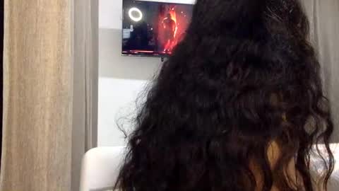 Snapshot of arabiangoddess3 chatting on 01-11-26, 04:39 Monet online show from 01-11-26, 04:39