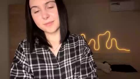 Emi online show from 02-11-26, 04:45