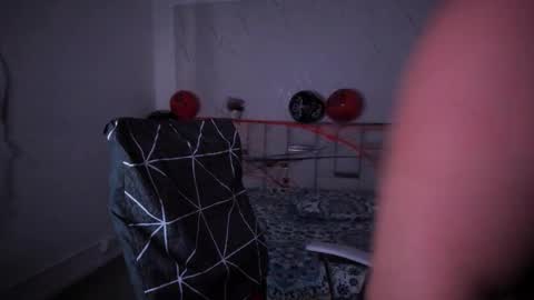 aradia_kiss online show from 10-16-25, 08:43