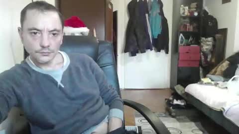 Snapshot of aragorn1986 chatting on 03-16-26, 05:02 aragorn1986 online show from 03-16-26, 05:02