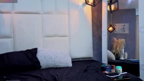 Snapshot of aranza_jones chatting on 05-15-26, 11:28 Aranza online show from 05-15-26, 11:28