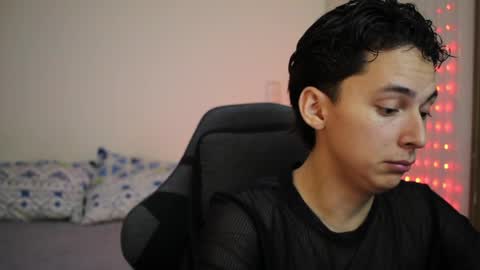 ARCHIBALDO online show from 04-17-26, 02:14