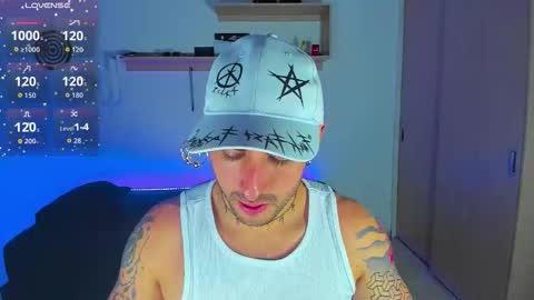 Snapshot of ares_blue chatting on 11-18-25, 11:14 ares blue online show from 11-18-25, 11:14