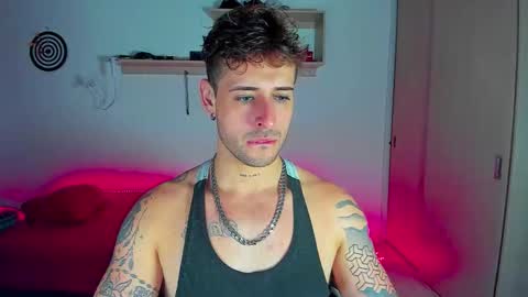 Snapshot of ares_blue chatting on 12-01-25, 11:04 ares blue online show from 12-01-25, 11:04