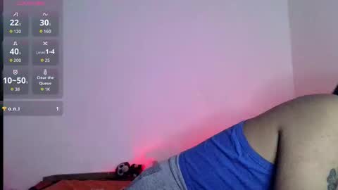 Snapshot of ari_20_ chatting on 12-19-25, 03:24 Bella online show from 12-19-25, 03:24