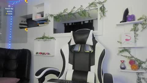 ari lauren online show from 02-19-26, 03:46