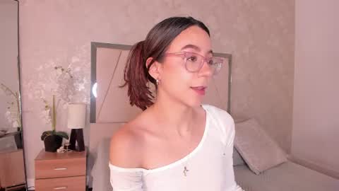 Snapshot of ari_wilde chatting on 06-22-26, 12:13 Ari Wilde online show from 06-22-26, 12:13