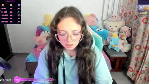 Snapshot of aria_alaia chatting on 01-07-26, 01:30 Linda online show from 01-07-26, 01:30