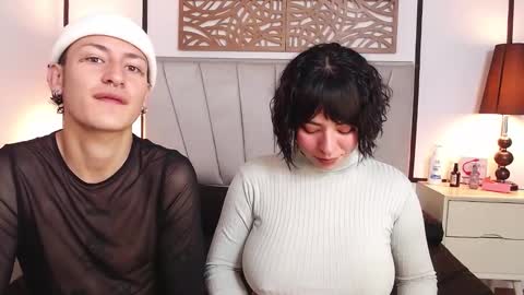 aria y orien  online show from 03-09-25, 10:52