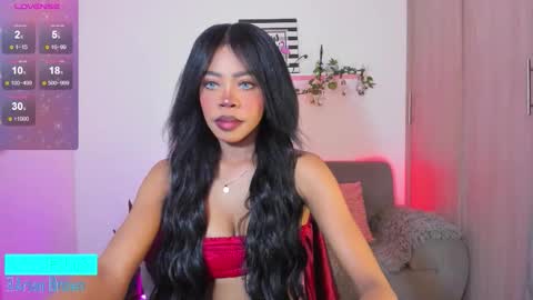 Snapshot of aria_brown_19 chatting on 11-30-25, 11:53 ARIA online show from 11-30-25, 11:53