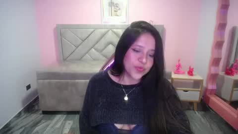 Snapshot of aria_ch1 chatting on 11-25-25, 10:21 Aria online show from 11-25-25, 10:21