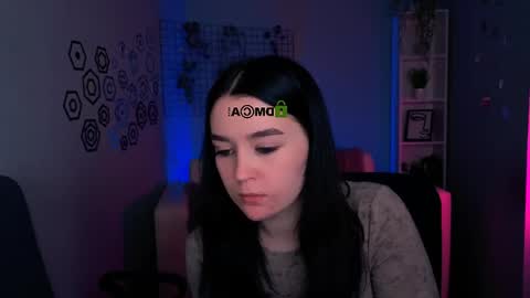 Aria online show from 04-21-26, 01:42